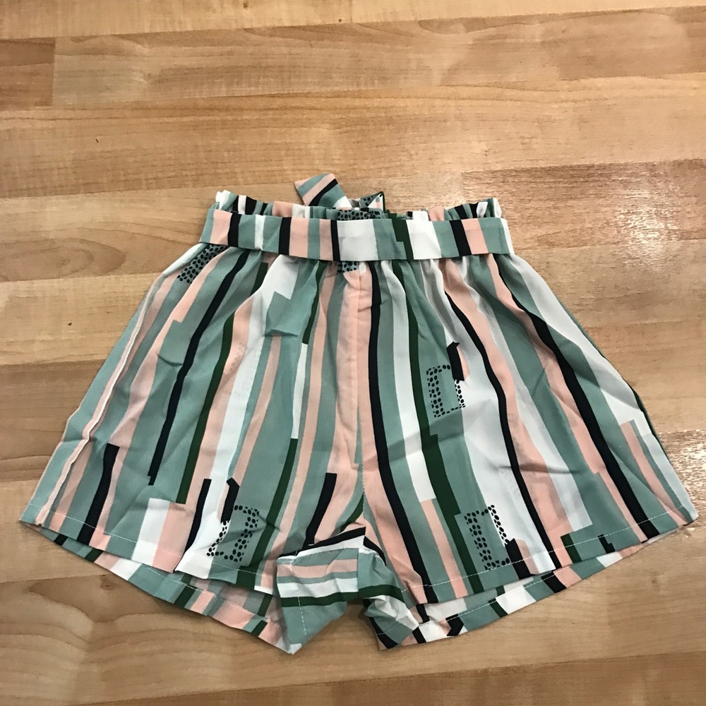Last Pair! NEW Striped Summer Pull on Shorts - Picture 3 of 3